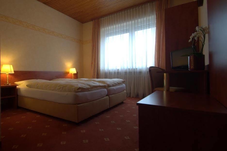 Hotel Restaurant Lenhsen Elmpt Экстерьер фото