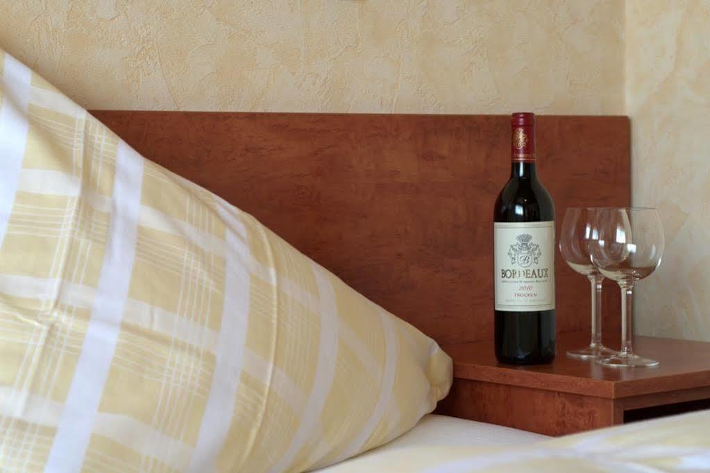 Hotel Restaurant Lenhsen Elmpt Экстерьер фото