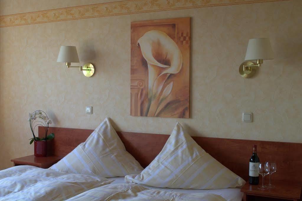 Hotel Restaurant Lenhsen Elmpt Экстерьер фото